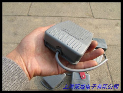 腳踏6腳電吉他開(kāi)關(guān) 藍(lán)色樂(lè)器開(kāi)關(guān) DLS-C202-PA-3B按鈕開(kāi)關(guān)