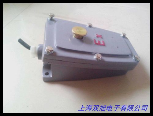 TFS-302腳踏開(kāi)關(guān) 點(diǎn)焊機(jī)/沖床設(shè)備腳踩控制開(kāi)關(guān)
